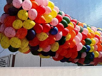 Balloon Drop Net 14'x25' - 1000 9" Balloons - Image 1